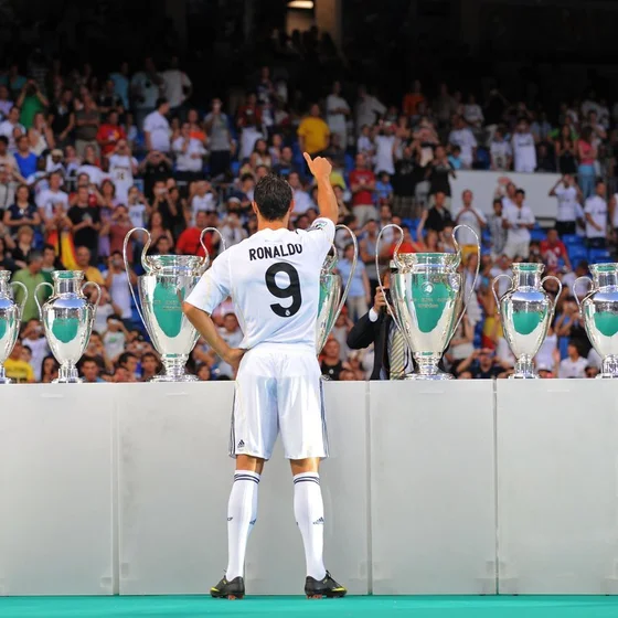 Encruzilhada #21 - Ronaldo não assina pelo Real Madrid (2009)