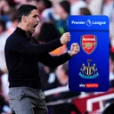 Eze’s classy finish sees Arsenal return to top of the league